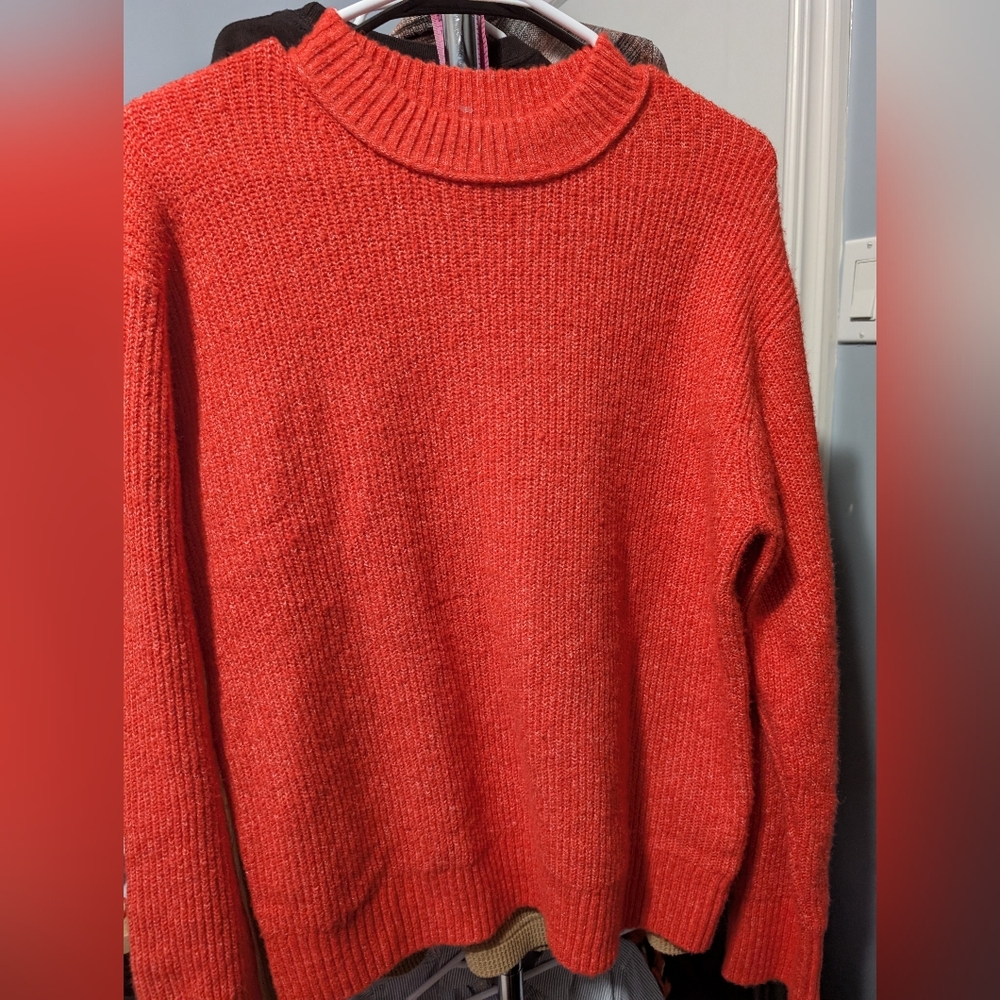 Bundle Sweatshirt - Picture 6 of 9